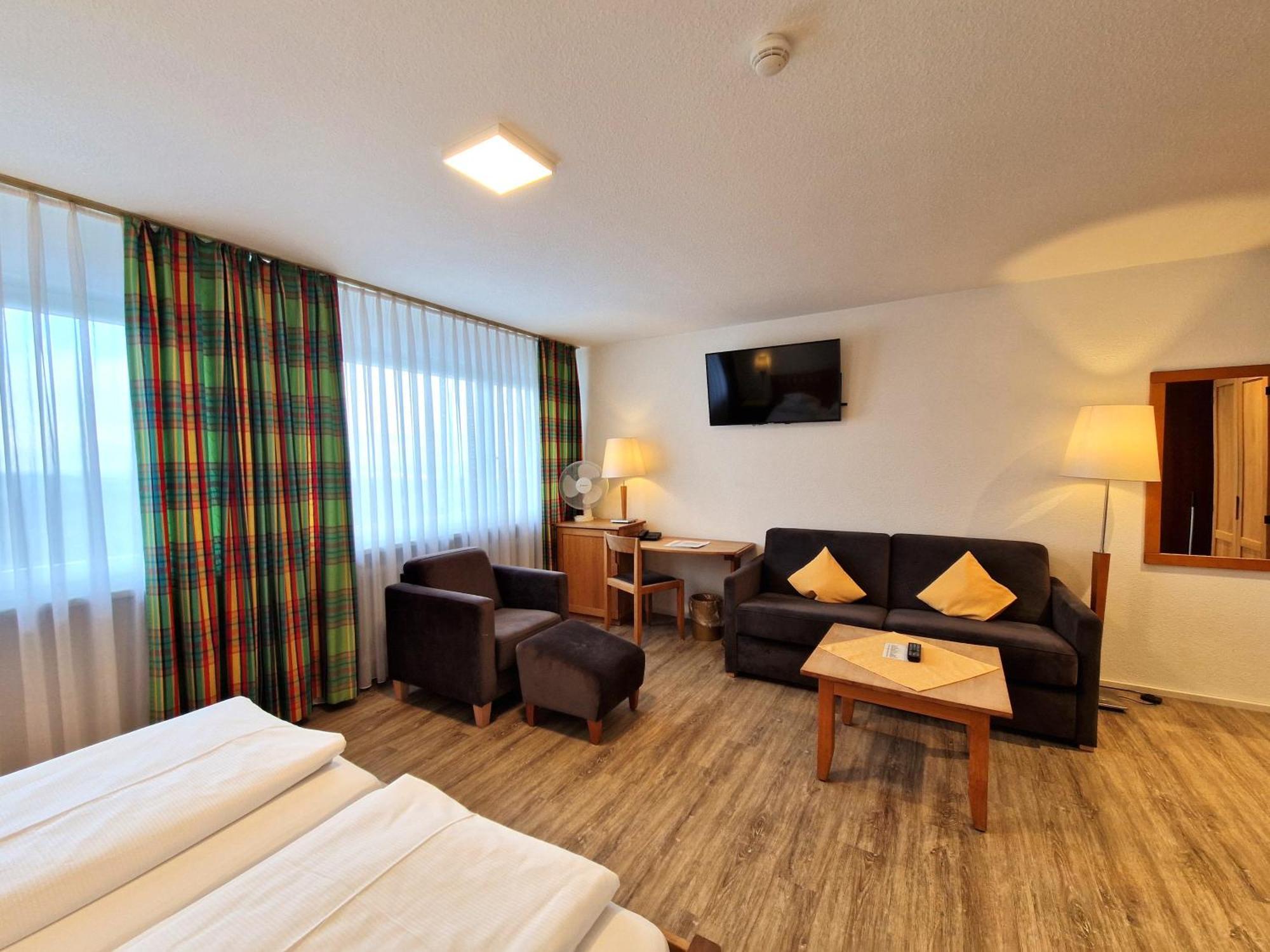Badhotel Restaurant Stauferland Bad Boll Luaran gambar