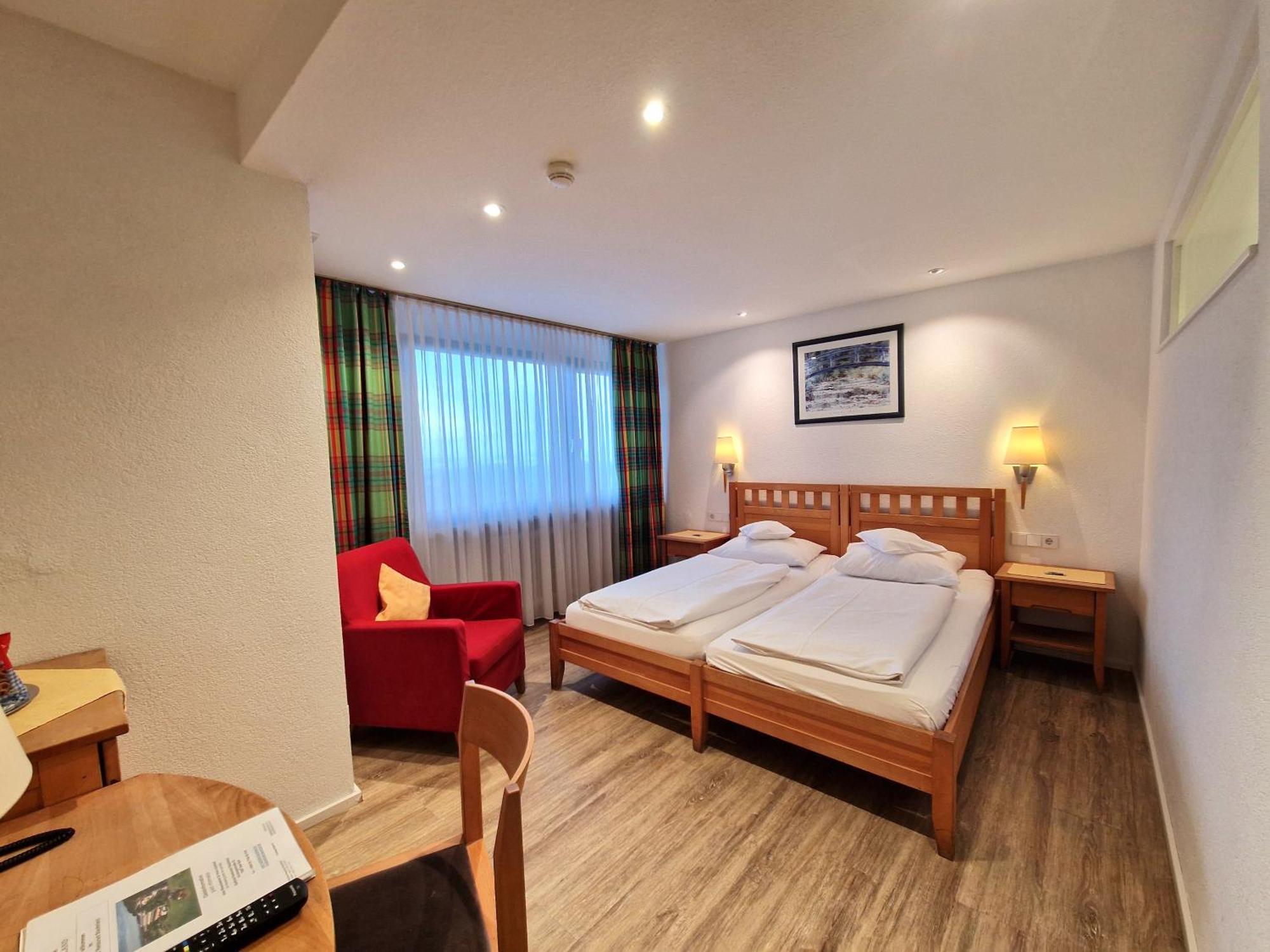 Badhotel Restaurant Stauferland Bad Boll Luaran gambar