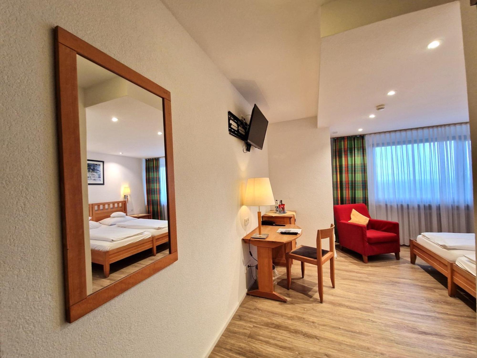 Badhotel Restaurant Stauferland Bad Boll Luaran gambar