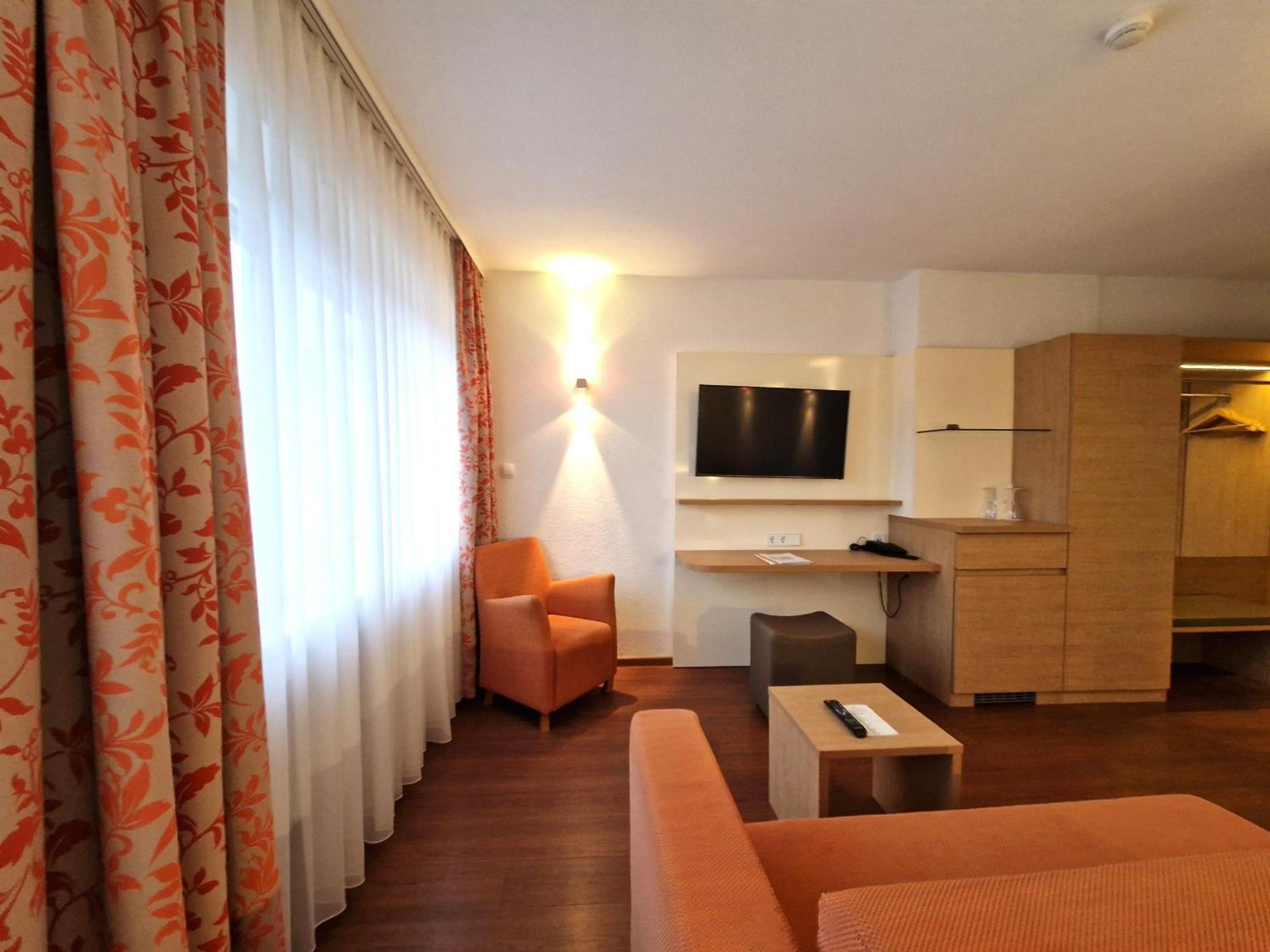 Badhotel Restaurant Stauferland Bad Boll Luaran gambar