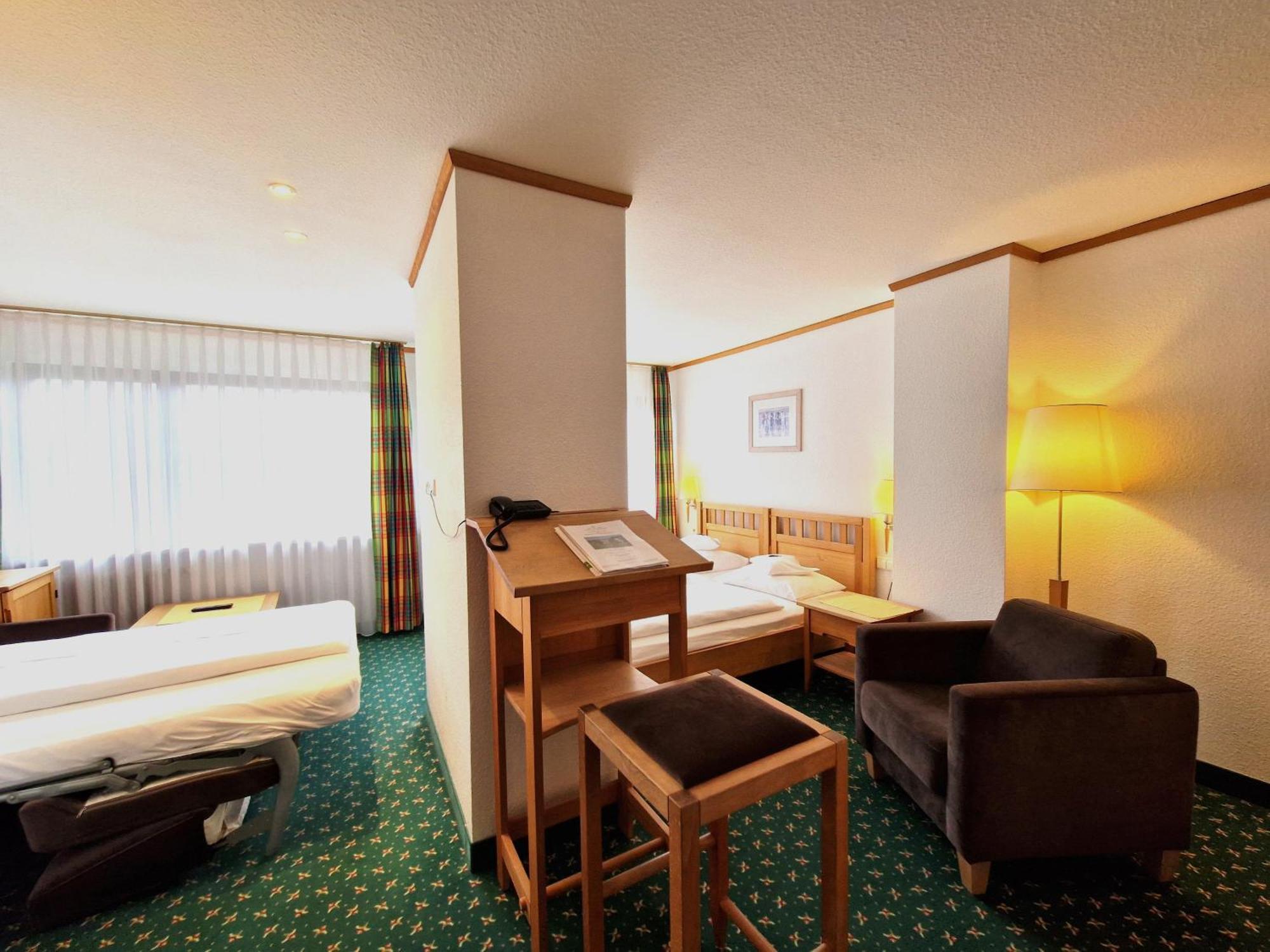 Badhotel Restaurant Stauferland Bad Boll Luaran gambar