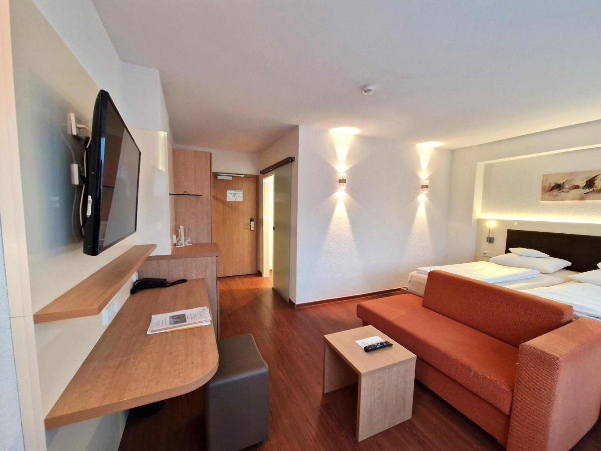 Badhotel Restaurant Stauferland Bad Boll Luaran gambar