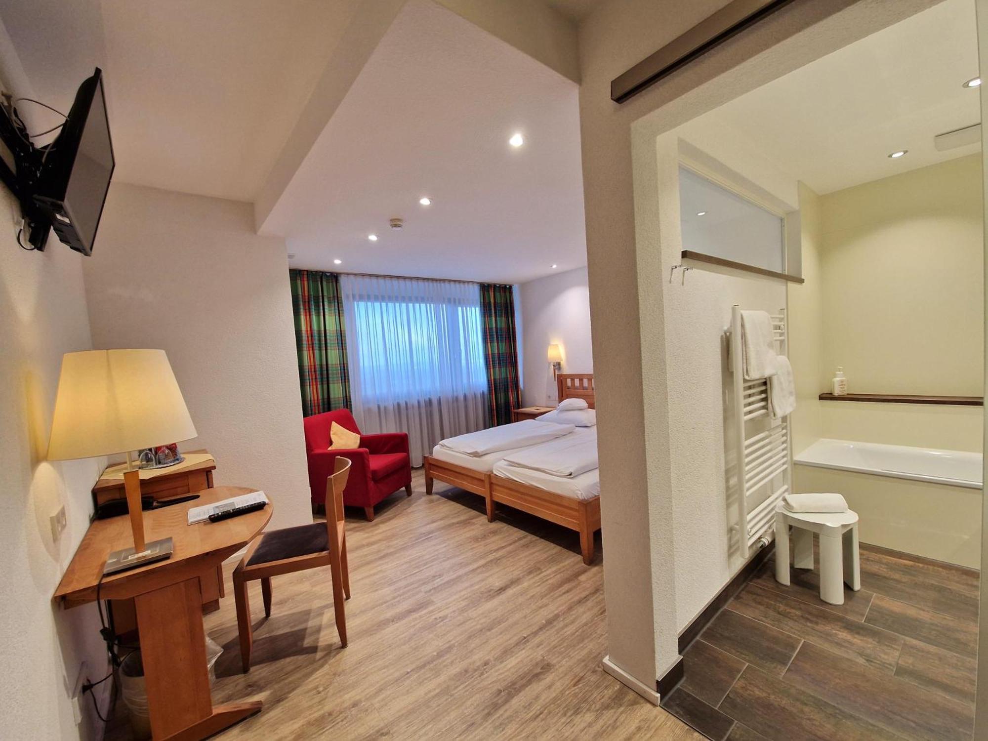 Badhotel Restaurant Stauferland Bad Boll Luaran gambar