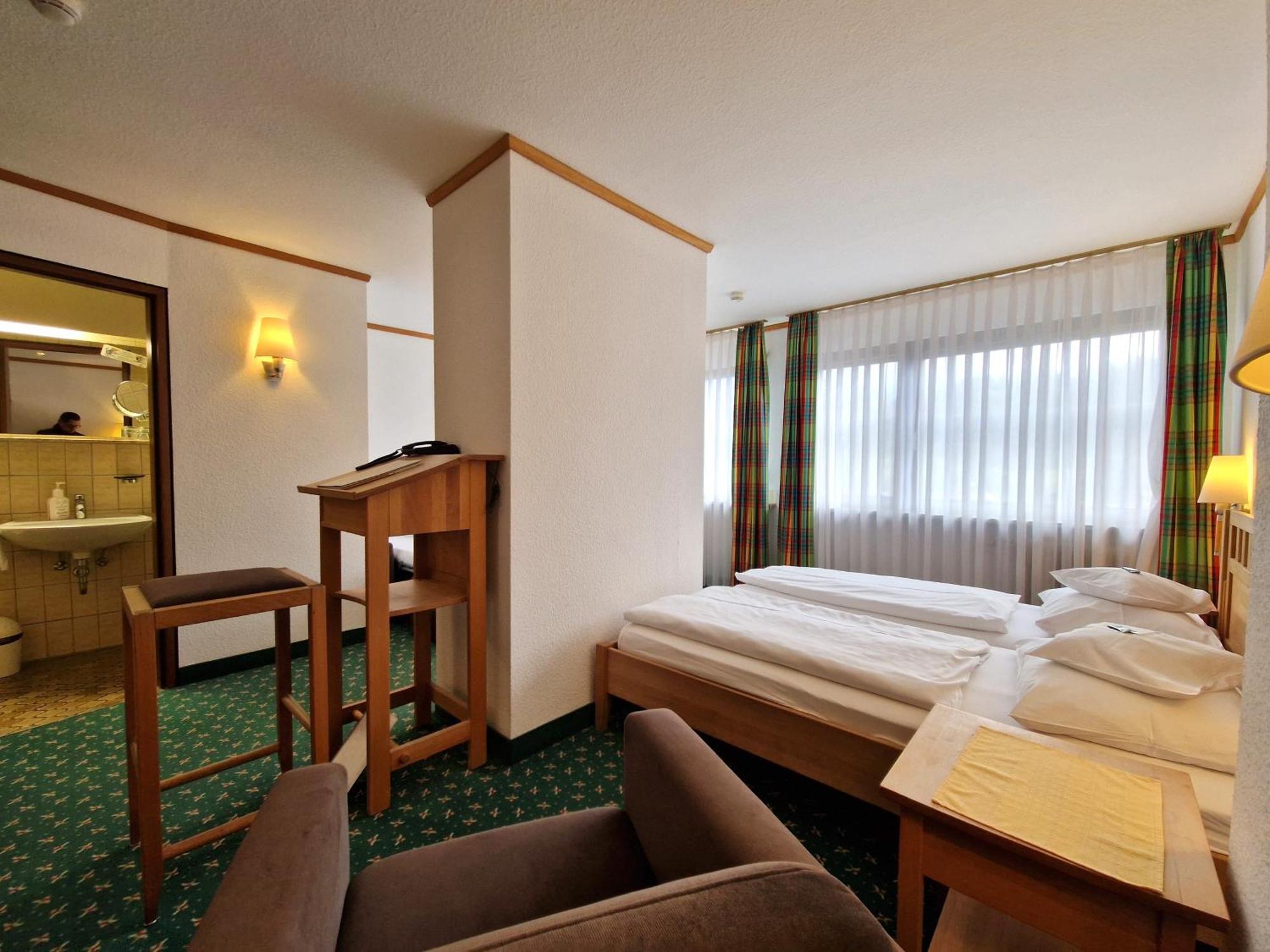 Badhotel Restaurant Stauferland Bad Boll Luaran gambar
