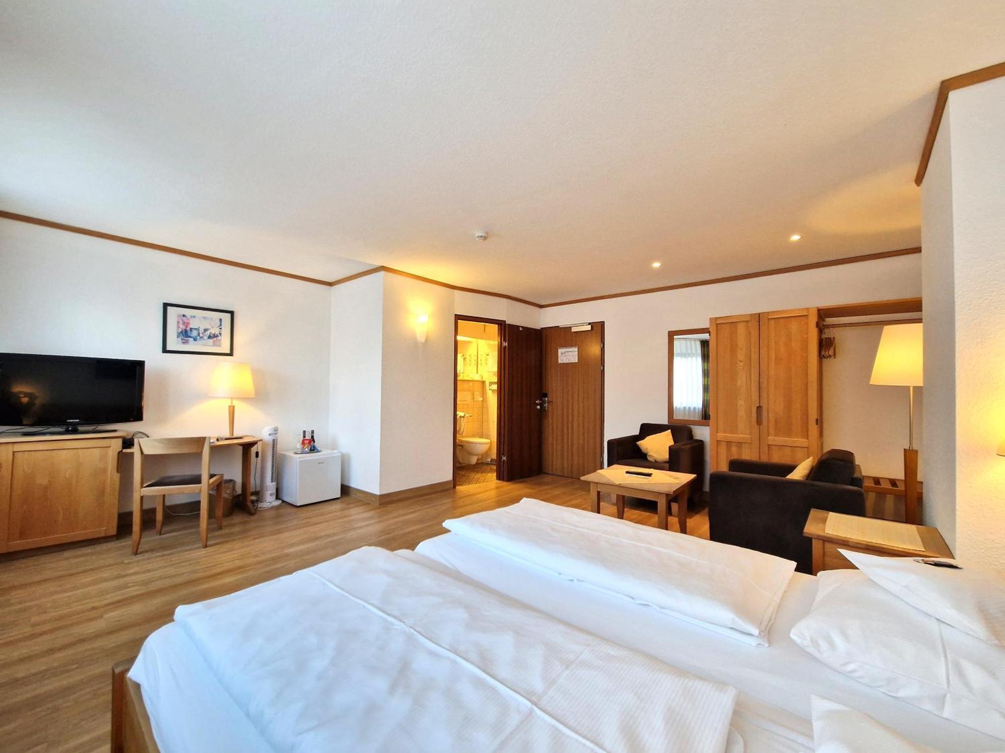 Badhotel Restaurant Stauferland Bad Boll Luaran gambar
