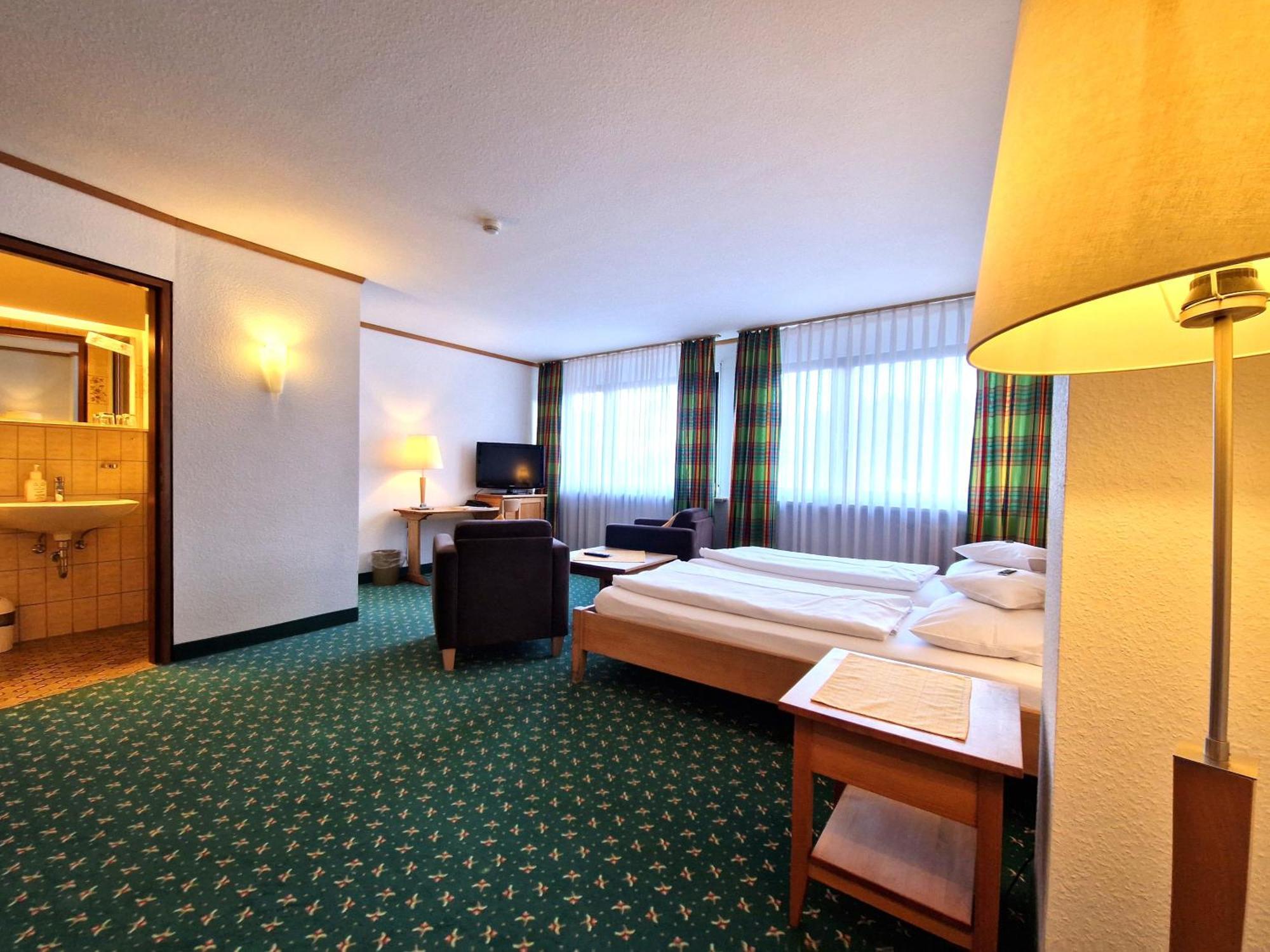 Badhotel Restaurant Stauferland Bad Boll Luaran gambar