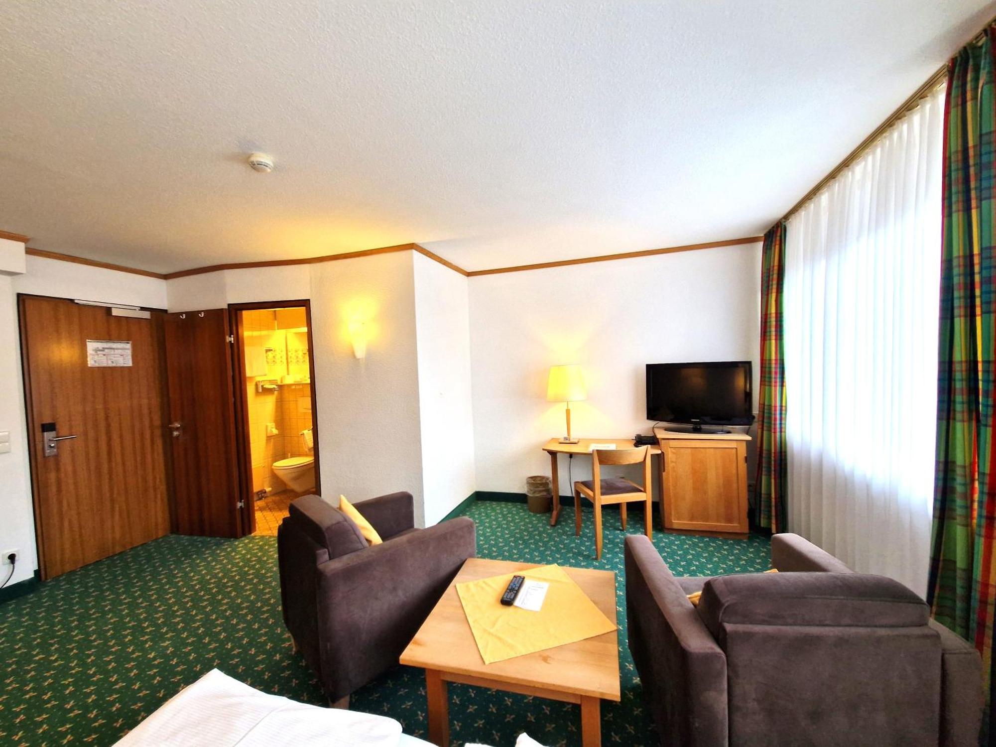 Badhotel Restaurant Stauferland Bad Boll Luaran gambar