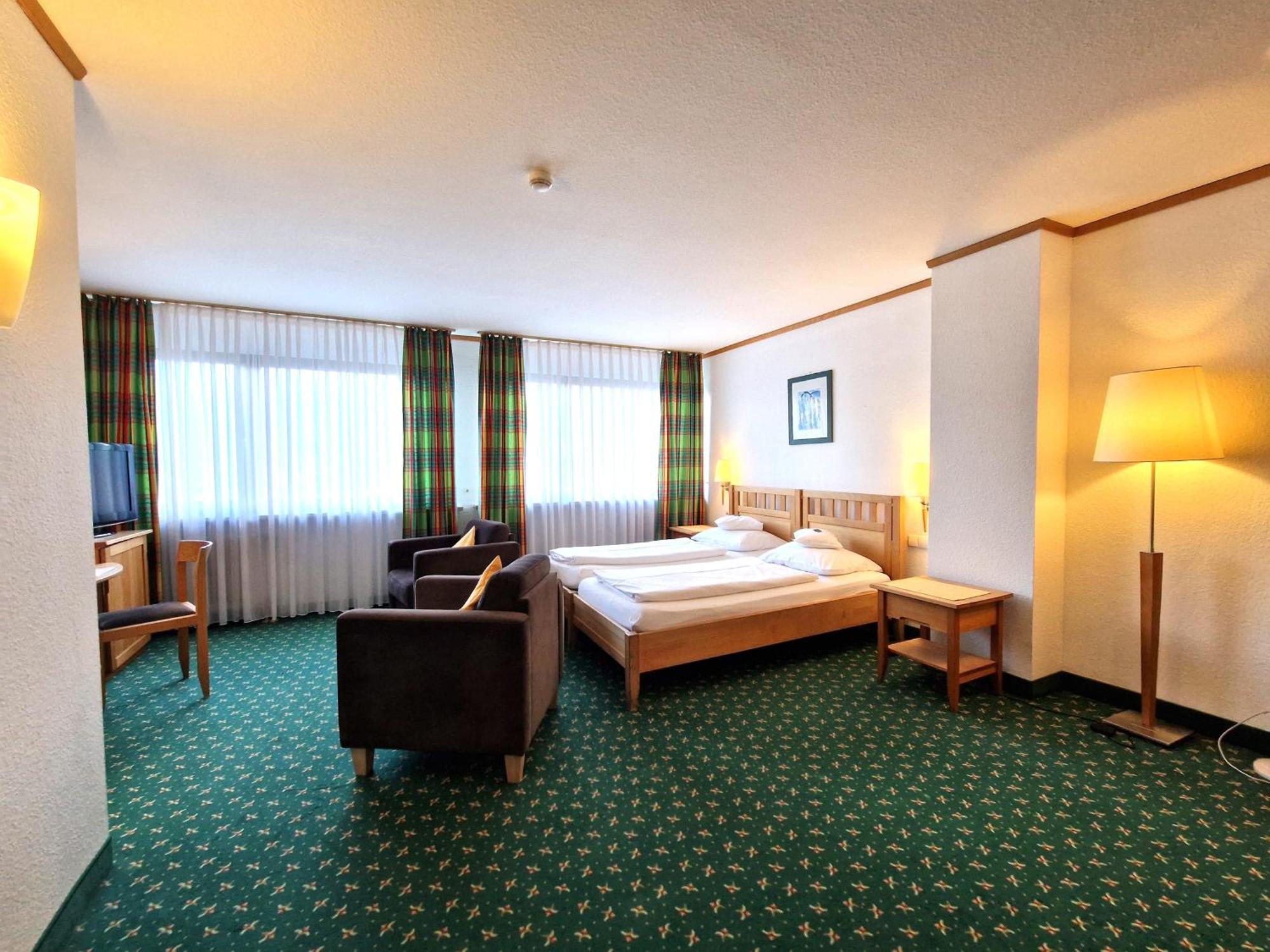 Badhotel Restaurant Stauferland Bad Boll Luaran gambar