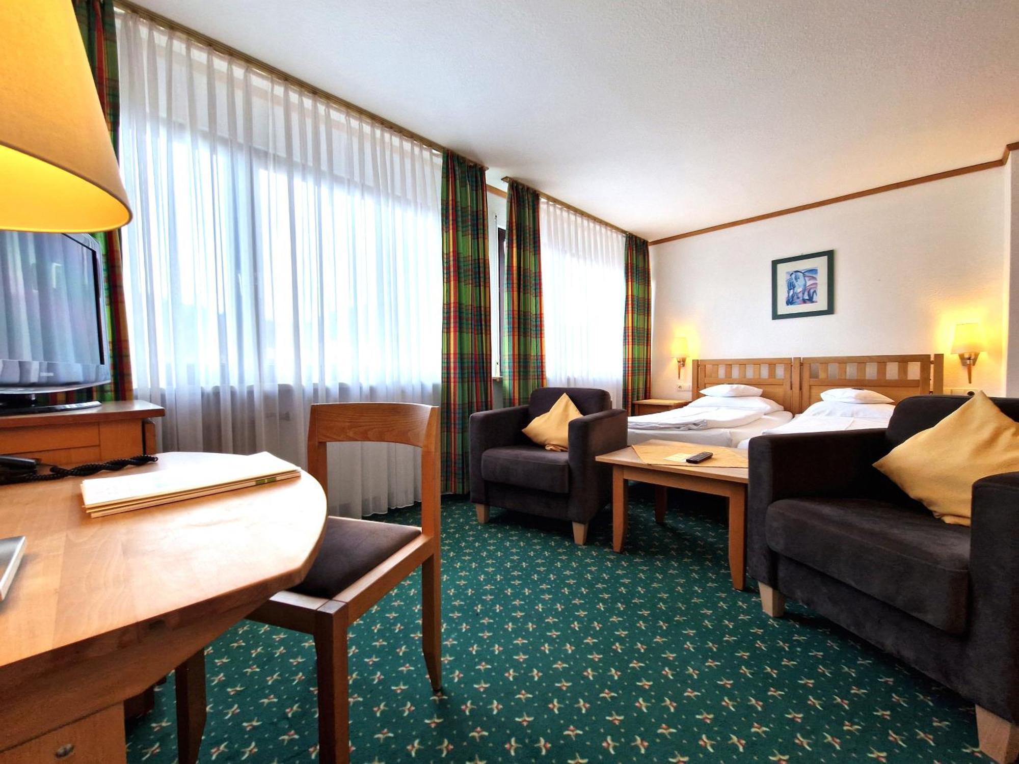 Badhotel Restaurant Stauferland Bad Boll Luaran gambar
