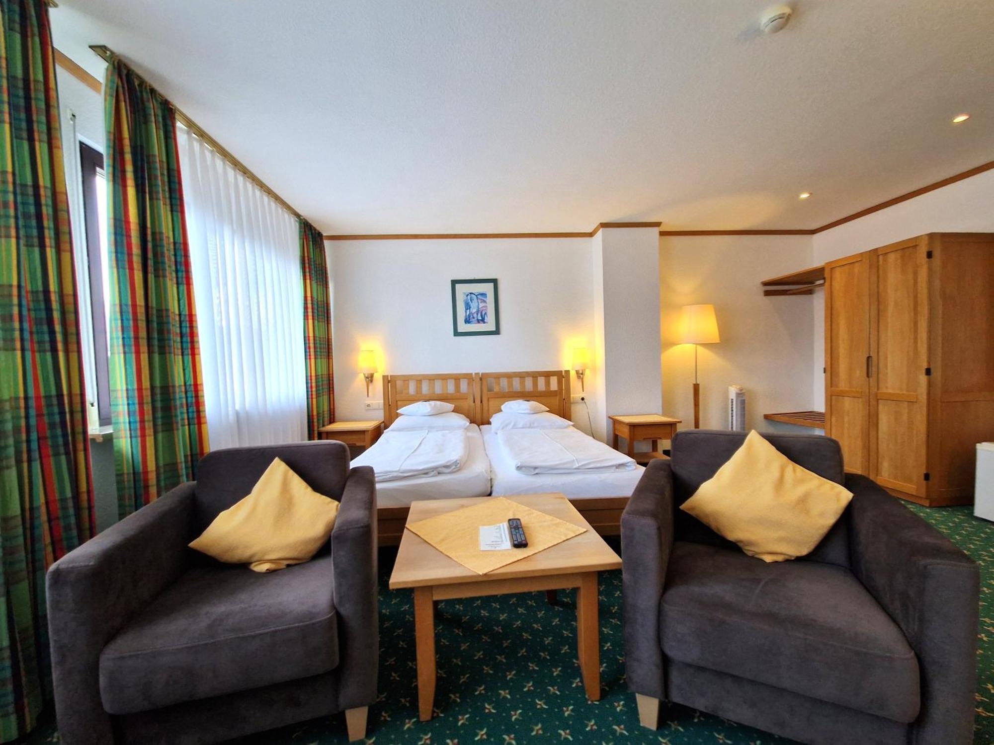 Badhotel Restaurant Stauferland Bad Boll Luaran gambar
