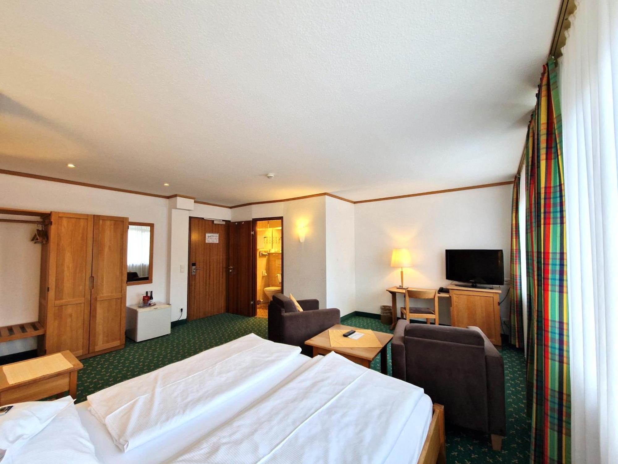 Badhotel Restaurant Stauferland Bad Boll Luaran gambar